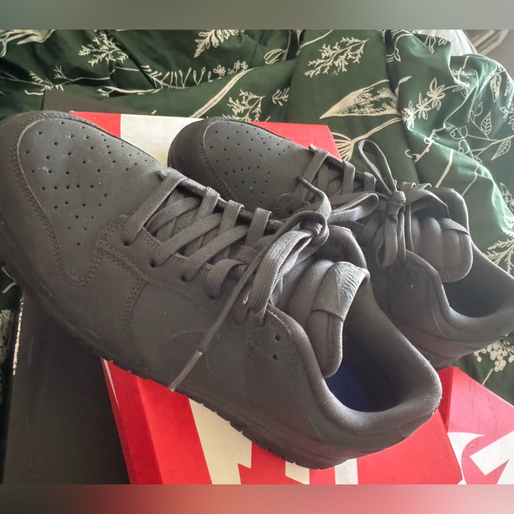 Nike Dunk lows Women's Charcoal Gray Sneakers